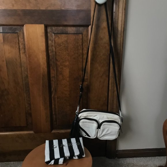 L.A.M.B. White w/Black Zippers Leather Crossbody Bag, Adjustable Strap, Dust Bag - Picture 13 of 16